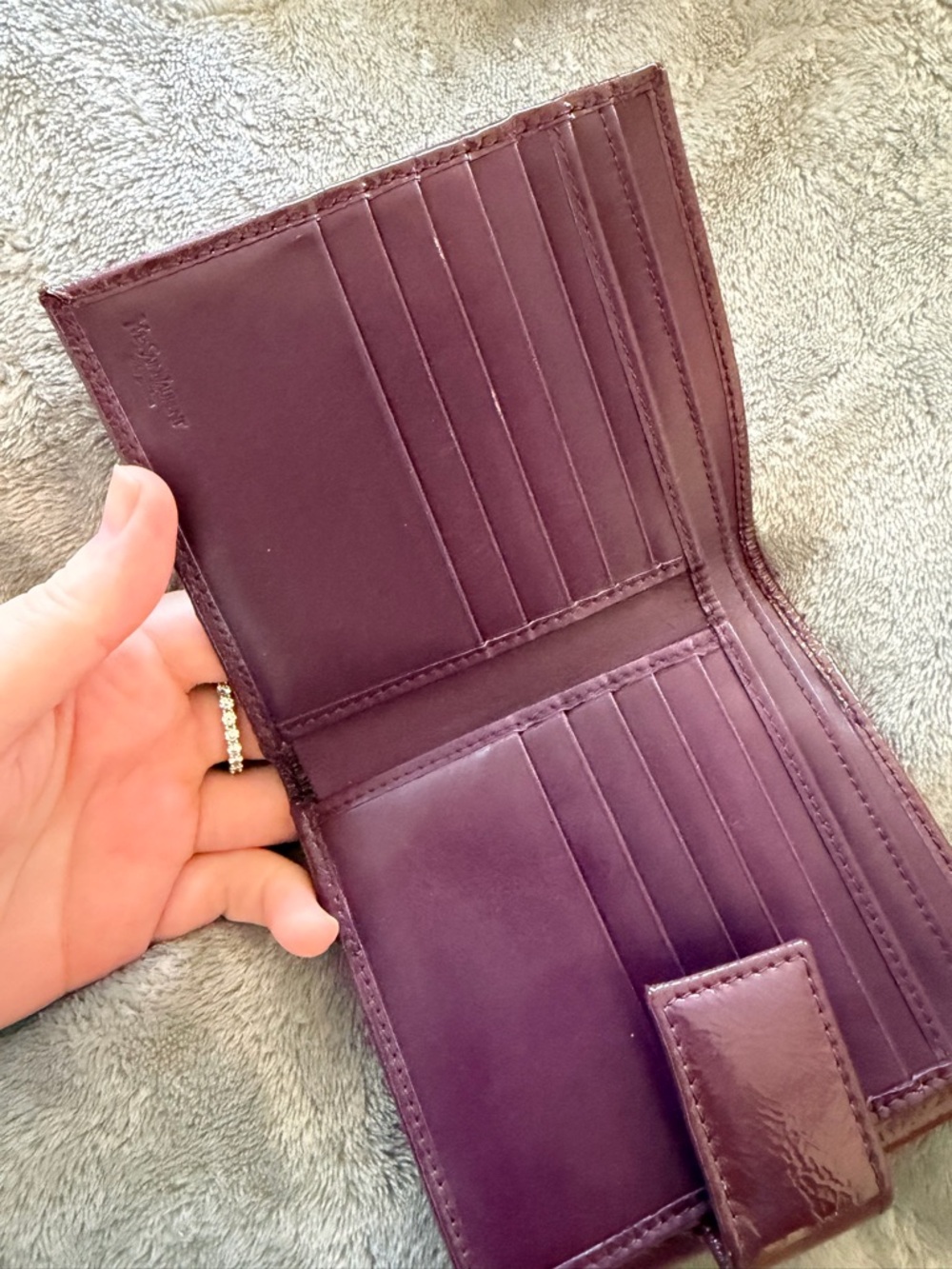 YSL Purple Patent Leather Compact Wallet / Embossed YSL Logo - Picture 6 of 7